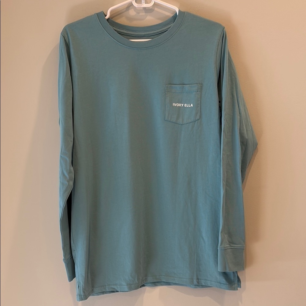 Ivory Ella | women’s light Blue Long Sleeve Shirt.  Size medium